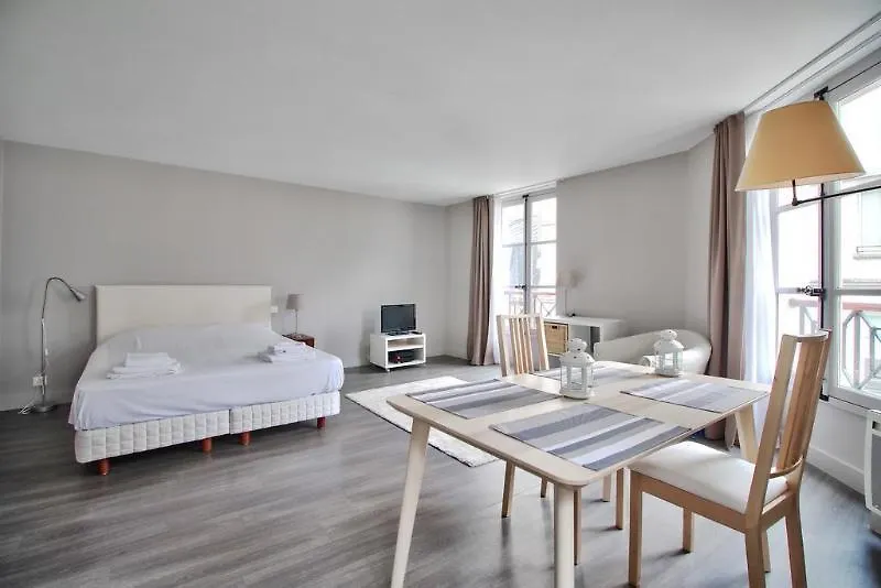 Hotel De Beaune 2*
